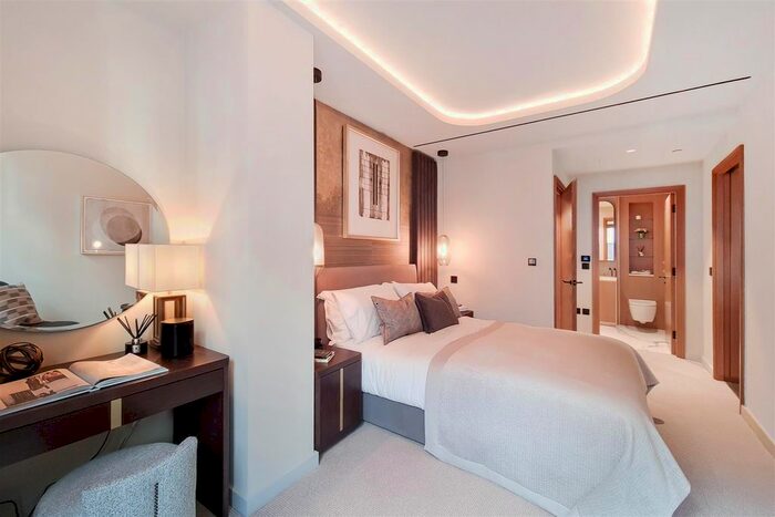 1 Bedroom Flat To Rent In Tcrw, Soho, London, W1F