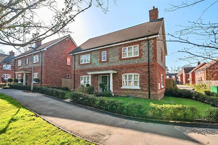 4 Bedroom Detached House For Sale In Gale Gardens, Hayley Green, Warfield, Bracknell, RG42