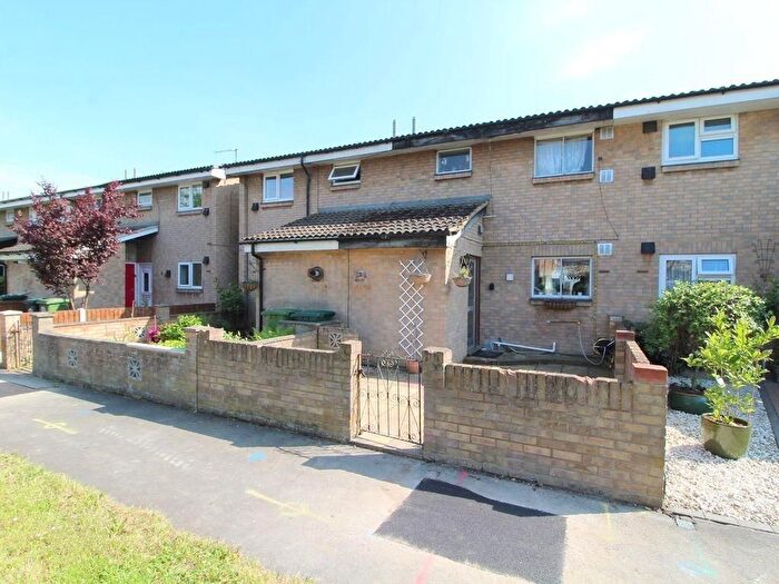 3 Bedroom Terraced House To Rent In Lauser Road, Stanwell, TW19