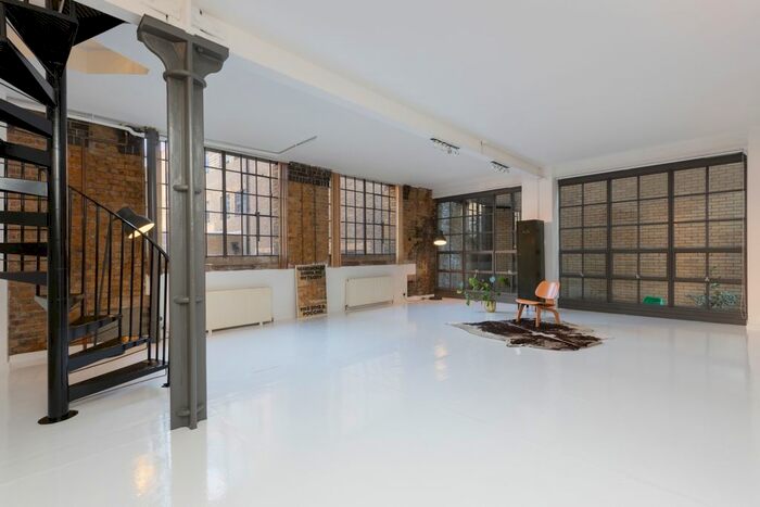 2 Bedroom Flat To Rent In Long Lane, London, SE1