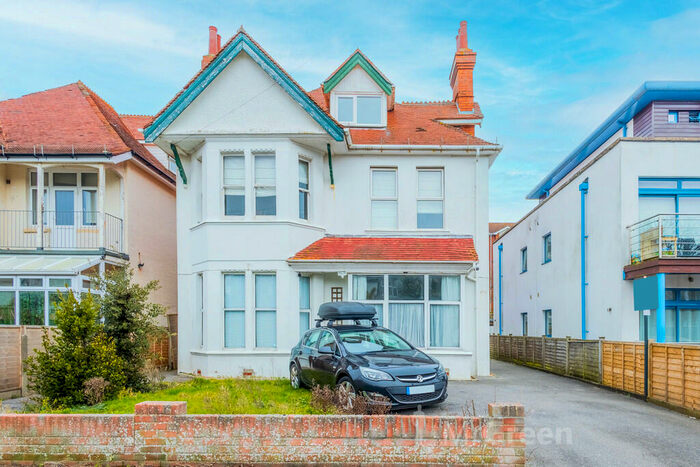 2 Bedroom Apartment To Rent In Stourcliffe Avenue, Bournemouth, BH6