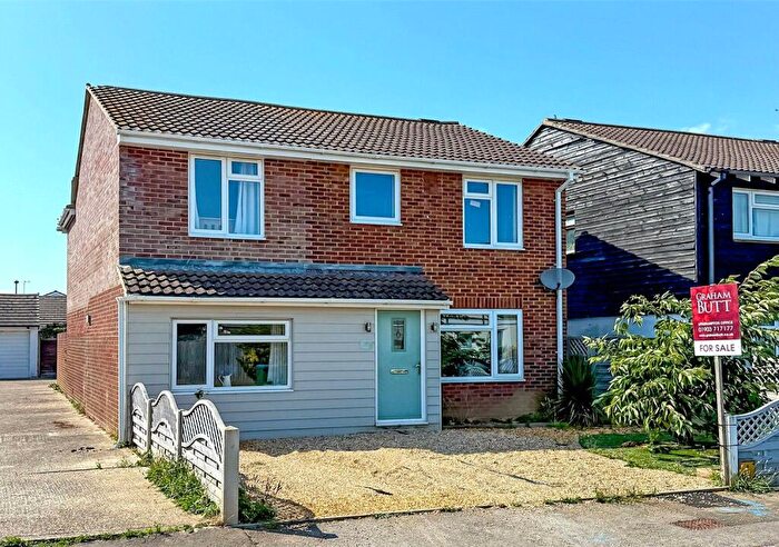 3 Bedroom Detached House For Sale In Windward Close, Littlehampton, West Sussex, BN17