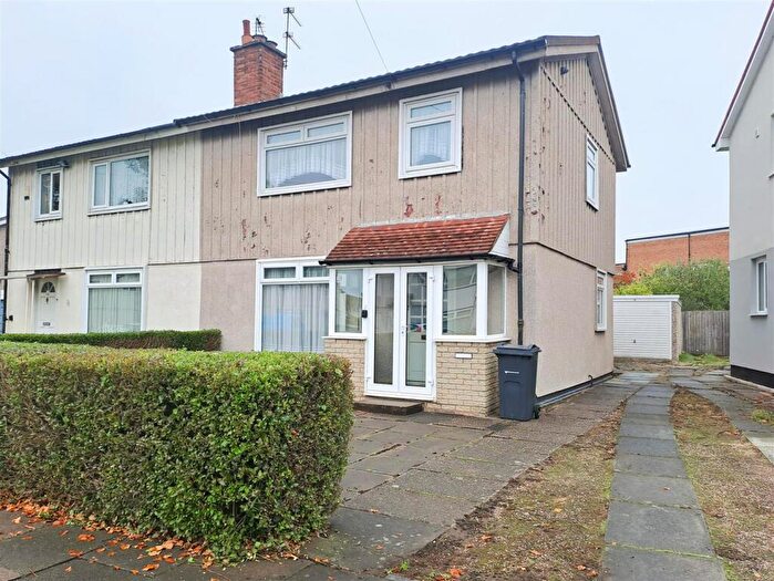 3 Bedroom Semi-Detached House For Sale In Horrell Road, Sheldon, Birmingham, B26