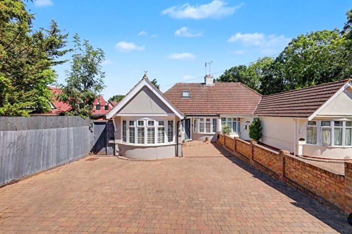 3 Bedroom Chalet For Sale In High Road, Langdon Hills, Basildon, Essex, SS16