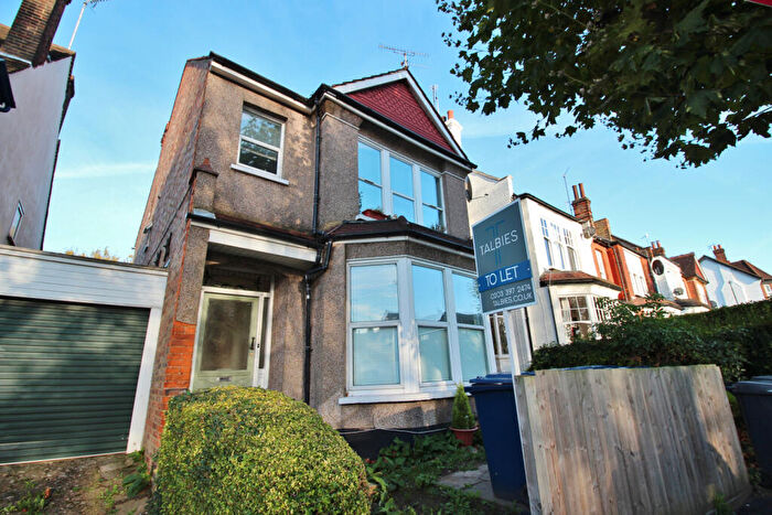 Studio To Rent In Dollis Park, Finchley Central, N3