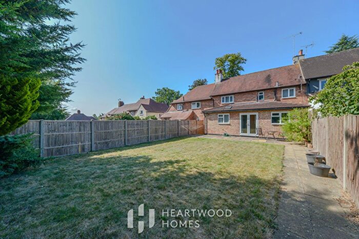 3 Bedroom Terraced House For Sale In Waverley Road, St. Albans, AL3