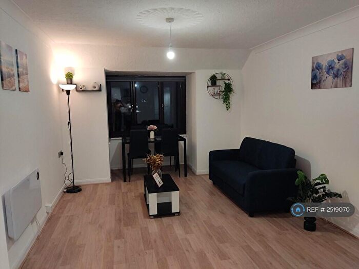 1 Bedroom Flat To Rent In Cleveland Road, Bournemouth, BH1