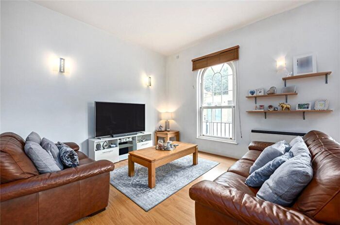 2 Bedroom Flat To Rent In Rotherhithe Street, Surrey Quays, SE16