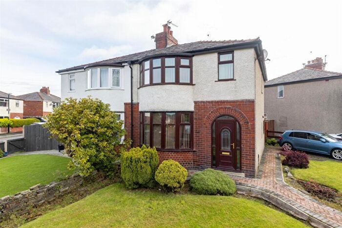3 Bedroom Semi-Detached House For Sale In Lime Grove, Chorley, PR7