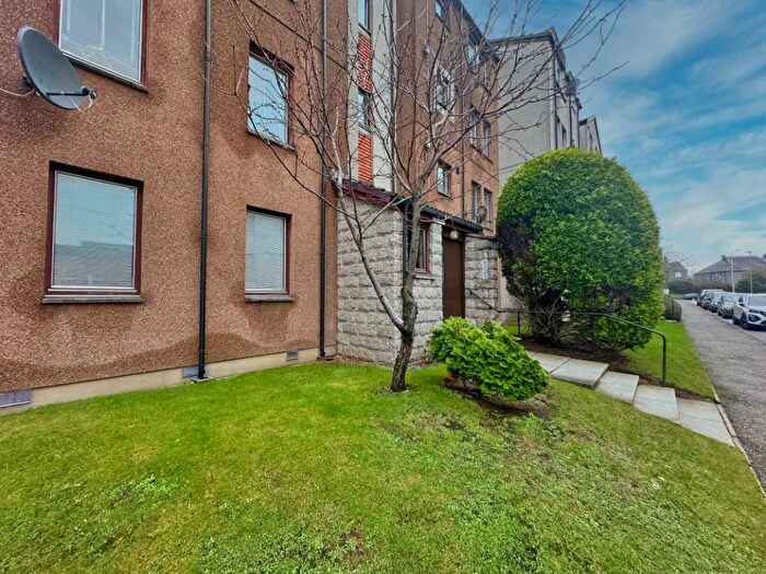 2 Bedroom Flat To Rent In Headland Court, Garthdee, Aberdeen, AB10