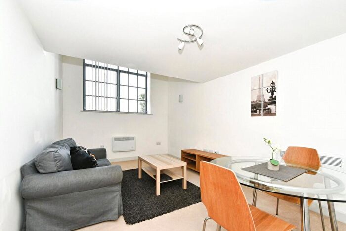 1 Bedroom Apartment For Sale In Chain Testing House, Evening Star Lane, Swindon, SN2