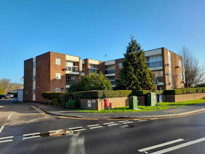 2 Bedroom Flat To Rent In The Cedars, South Woodham Ferrers, CM3