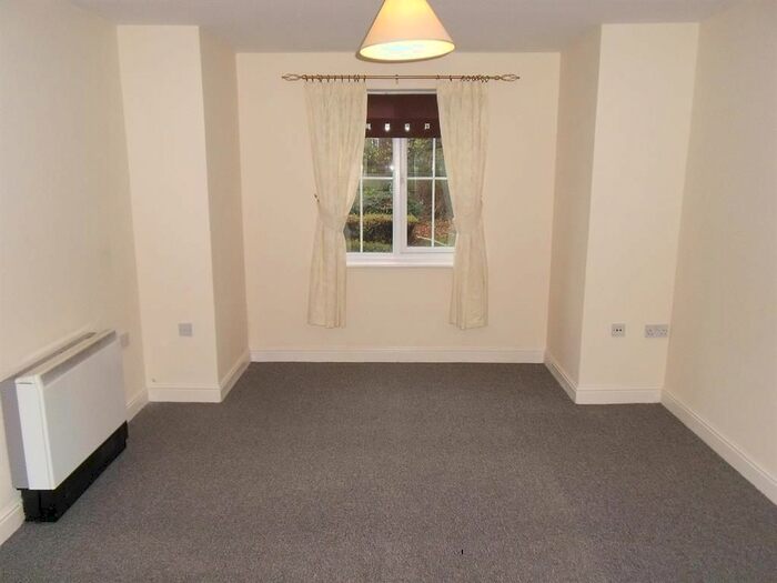 2 Bedroom Flat To Rent In Bellfield View, Bolton, BL1