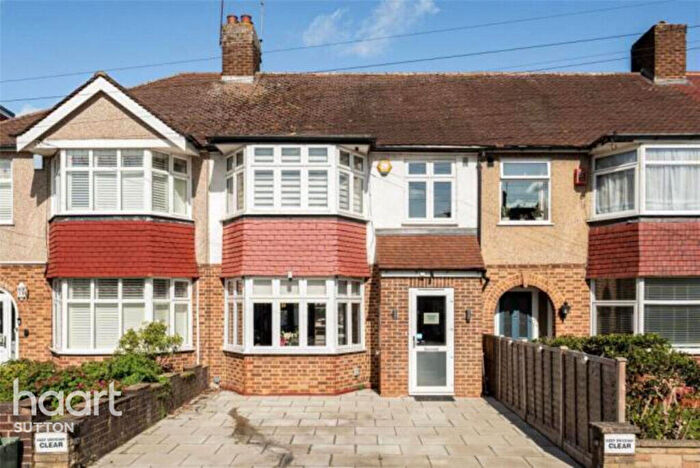 3 Bedroom Terraced House For Sale In Hillcross Avenue, Morden, SM4