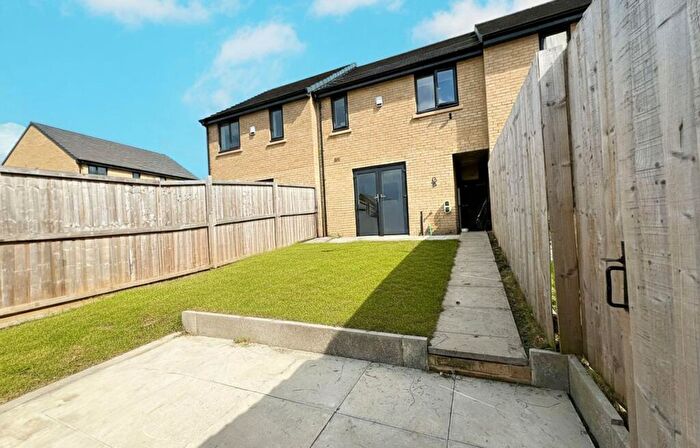 3 Bedroom Terraced House For Sale In Shears Drive, Brighouse, HD6