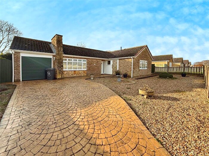 3 Bedroom Bungalow For Sale In Derwent Close, North Hykeham, Lincoln, Lincolnshire, LN6