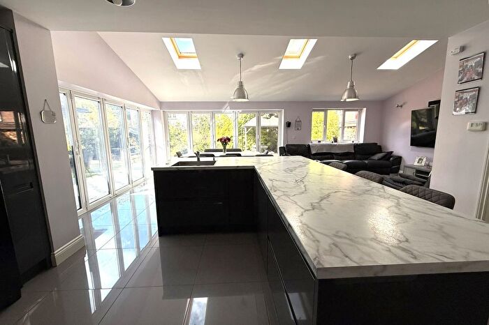4 Bedroom Detached House For Sale In Stradbroke Road, NR33
