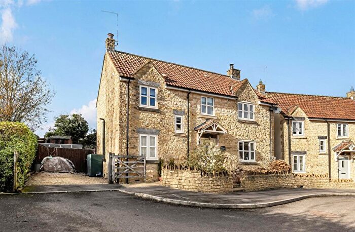 4 Bedroom Detached House For Sale In Barnes Close, Corston, Malmesbury, SN16