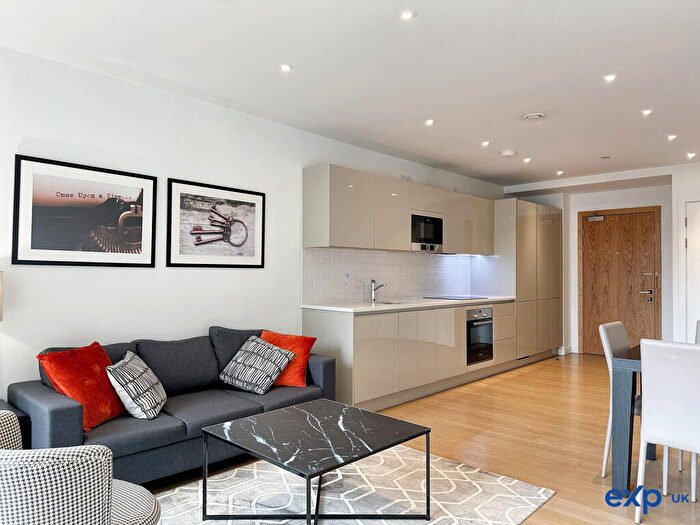 1 Bedroom Apartment For Sale In Elephant Park, London, SE17
