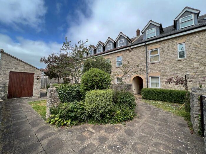 2 Bedroom Apartment To Rent In Midsomer Norton, BA3