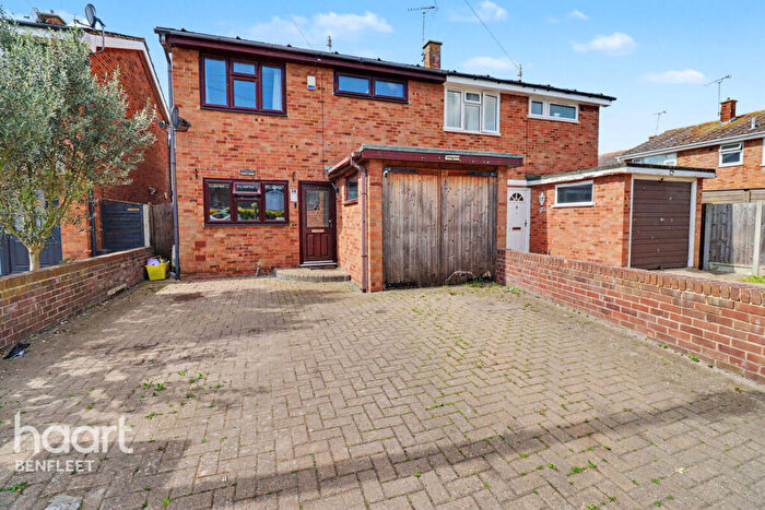 3 Bedroom Semi-Detached House For Sale In Brindles, Canvey Island, SS8