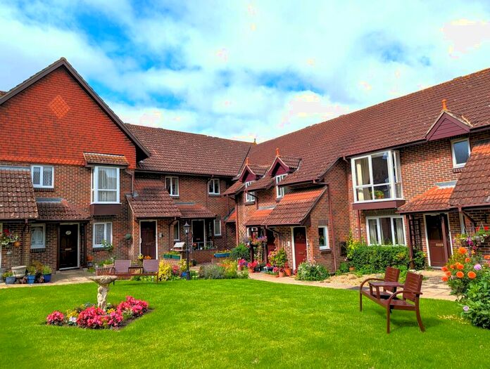 2 Bedroom Flat For Sale In West End, Southampton, SO30