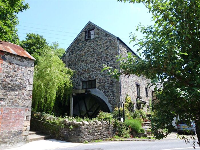 3 Bedroom Flat To Rent In Mill Road, Okehampton, EX20