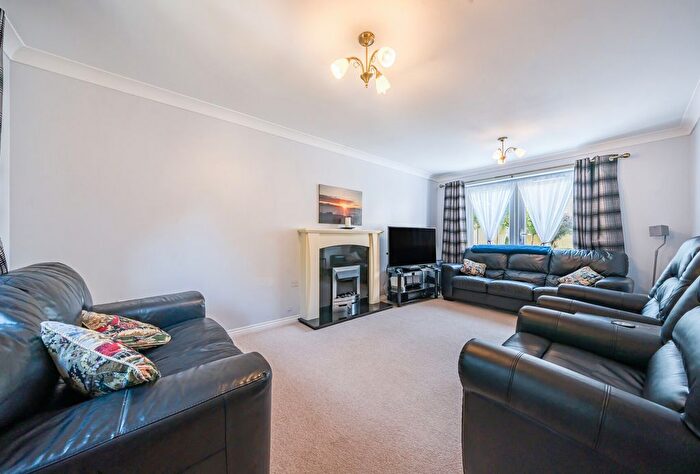 4 Bedroom Detached House For Sale In Madley Brook Lane, Witney, Oxfordshire, OX28