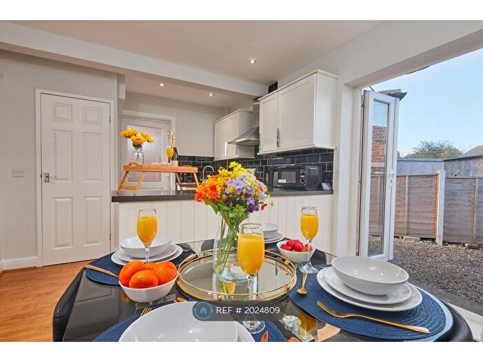 3 Bedroom Semi-Detached House To Rent In Kirkdale Avenue, Leeds, LS12