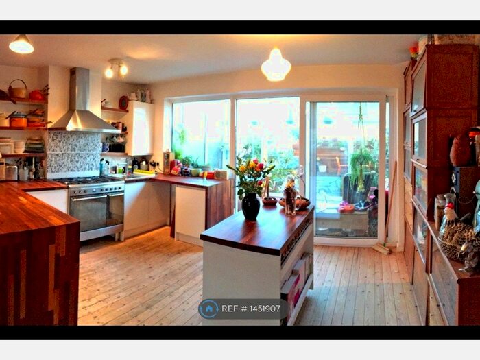 3 Bedroom Terraced House To Rent In Ashburnham Rd, Ham, Richmond, TW10