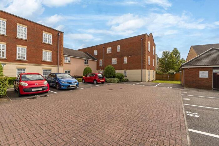 2 Bedroom Flat To Rent In John Repton Gardens, Brentry, Bristol, BS10