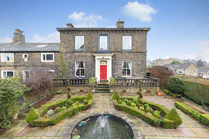 6 Bedroom Character Property For Sale In Moorside Road, Eccleshill, BD2