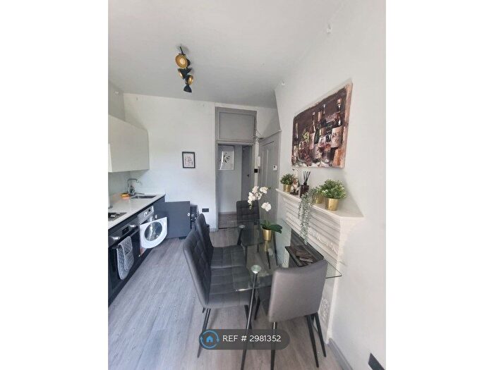 2 Bedroom Flat To Rent In Carburton St, London, W1W
