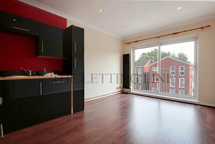 2 Bedroom Apartment To Rent In Roundhedge Way, Enfield, Middlesex, EN2