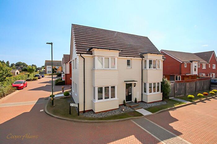 3 Bedroom Semi-Detached House For Sale In Cooper Drive, Wick, BN17