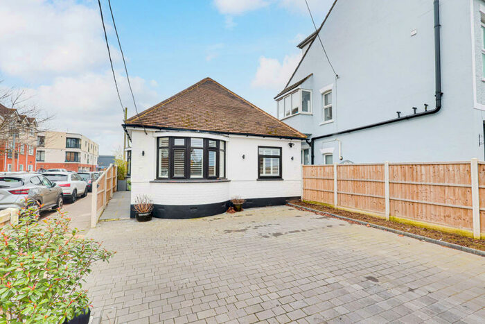 2 Bedroom Bungalow To Rent In Oak Road North, Benfleet, SS7