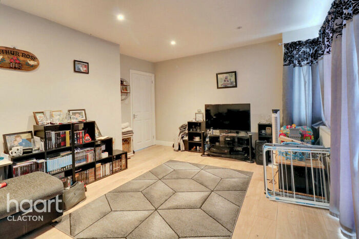 3 Bedroom Detached Bungalow For Sale In Golf Green Road, Clacton-On-Sea, CO15