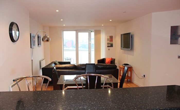 2 Bedroom Flat To Rent In Sovereign Point, The Quays, Salford Quays, M50