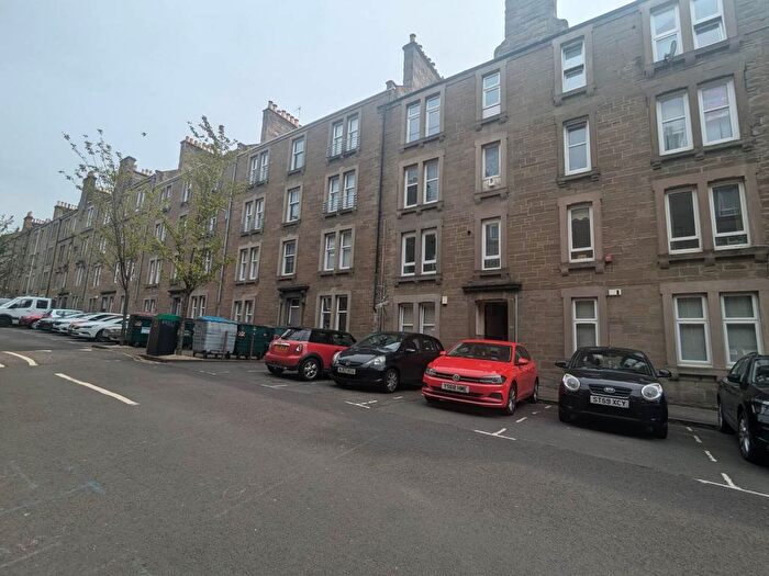 1 Bedroom Flat To Rent In Baldovan Terrace, Dundee, DD4