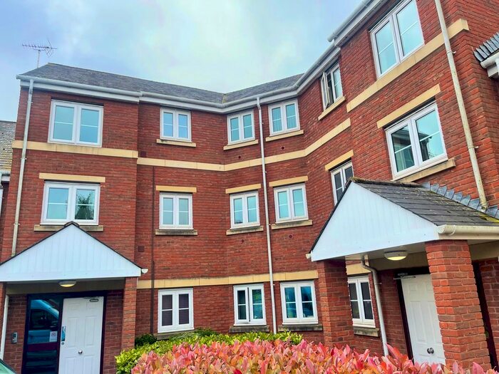 2 Bedroom Flat To Rent In Seabrook Mews, Exeter, EX2
