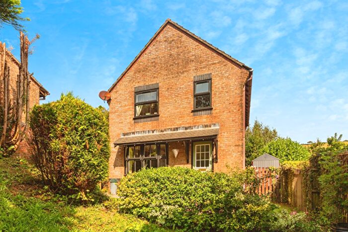 4 Bedroom Detached House For Sale In Ffordd Taliesin, Killay, Swansea, SA2