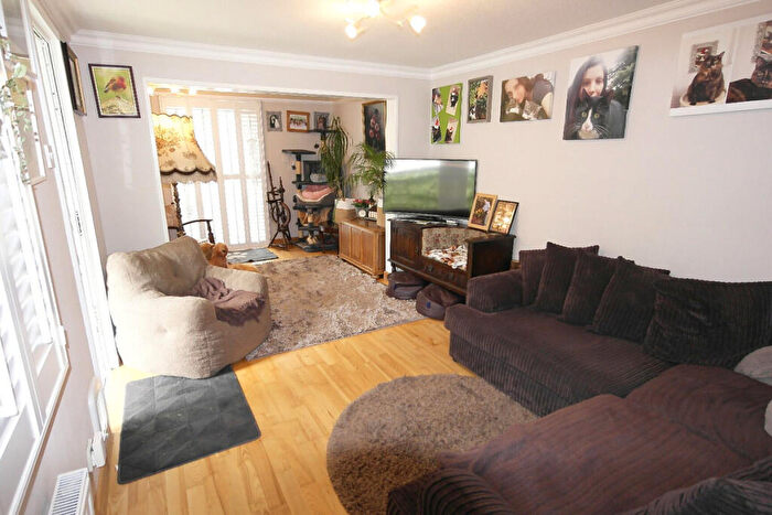 1 Bedroom Park Home For Sale In Sunset Drive, Romford, RM4