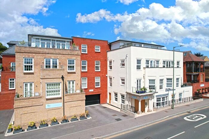 2 Bedroom Flat To Rent In East Street, Farnham, GU9