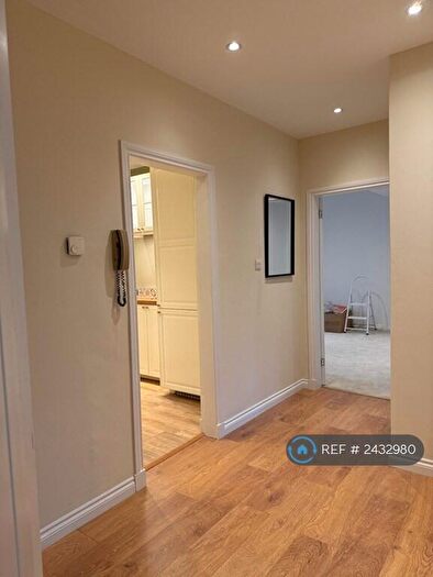 2 Bedroom Flat To Rent In Cartha Street, Glasgow, G41