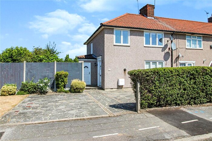 3 Bedroom End Of Terrace House To Rent In Westfield Road, Dagenham, RM9