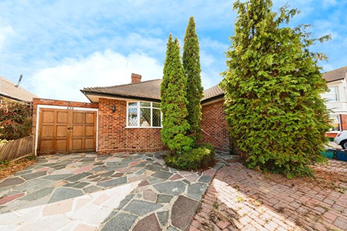 2 Bedroom Bungalow For Sale In Wickham Road, Croydon, Surrey, CR0