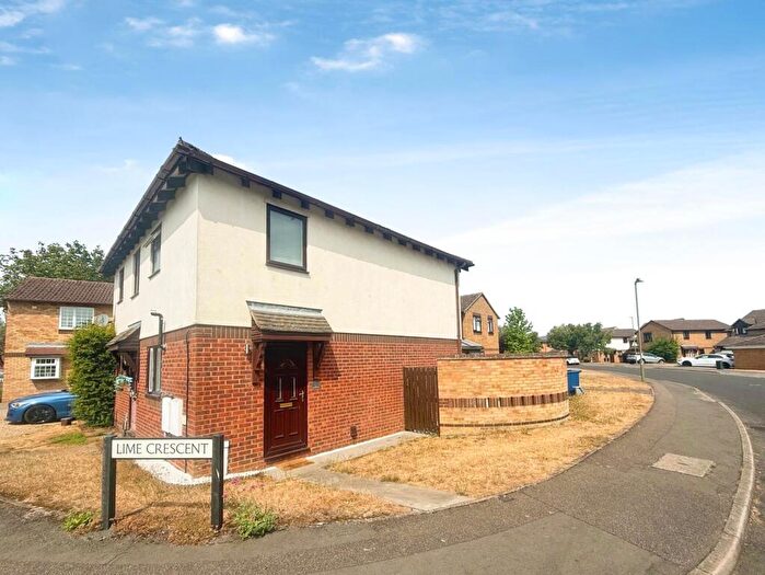 2 Bedroom Semi-Detached House For Sale In Lime Crescent, Bicester, OX26