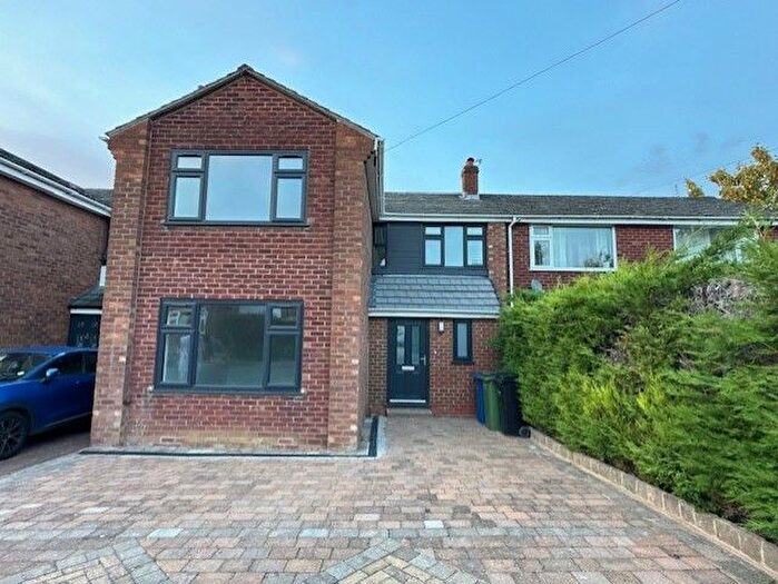 4 Bedroom Link Detached House To Rent In Geneva Road, Stockport, SK7