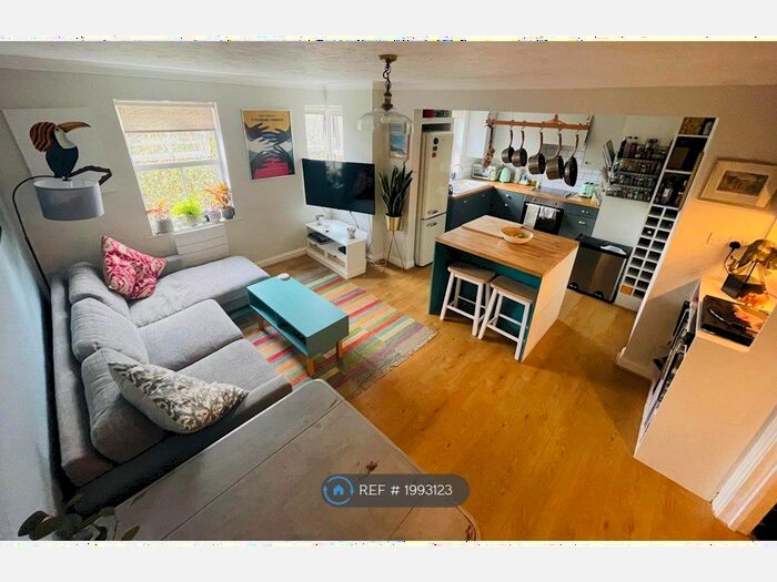 2 Bedroom Flat To Rent In Kendrick Court, London, SE15