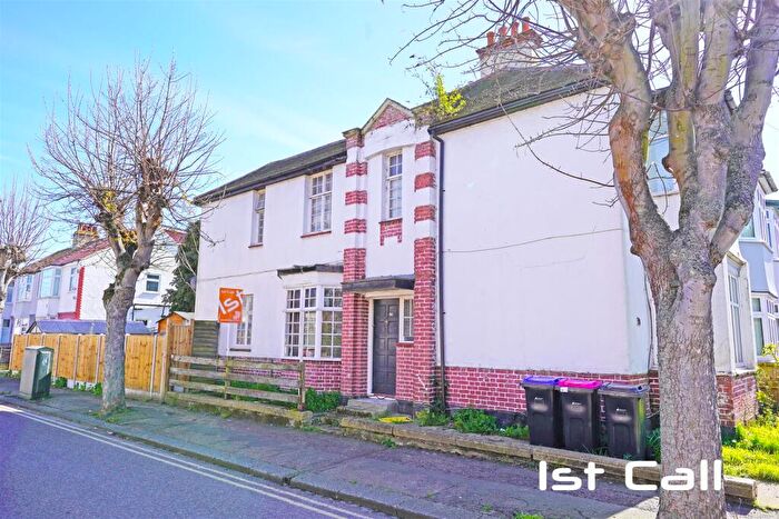 3 Bedroom End Of Terrace House For Sale In Westbury Road, Southend On Sea, SS2